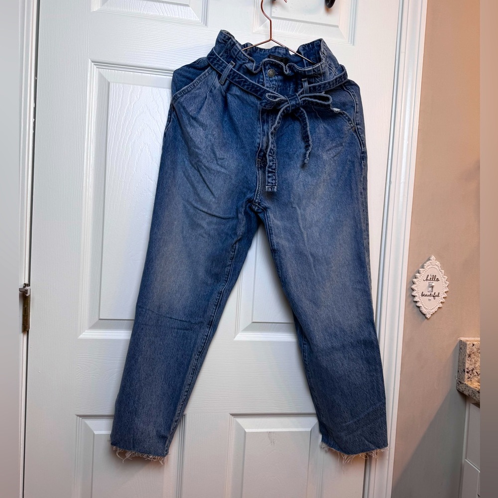 Abercrombie & Fitch Ultra High Rise Paper Bag Mom Jeans Fray Hem Denim | Petite